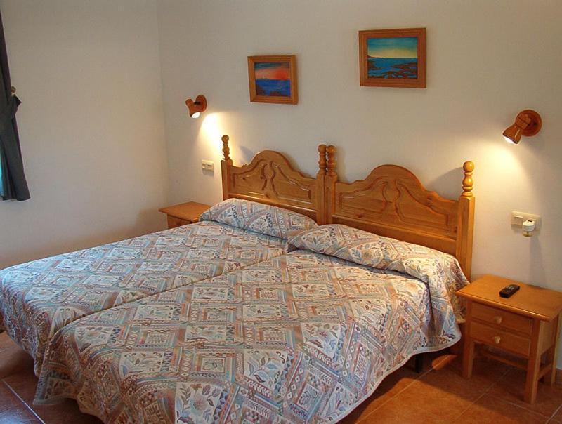 Hostal Las Acacias Los Canos De Meca Rom bilde