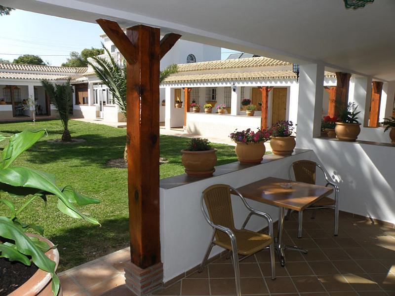 Hostal Las Acacias Los Canos De Meca Eksteriør bilde