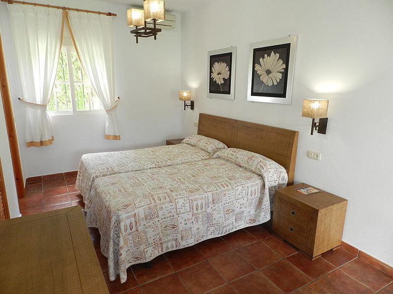 Hostal Las Acacias Los Canos De Meca Rom bilde